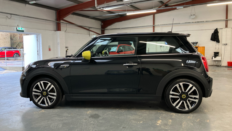 MINI Hatchback 135kW Cooper S Level 3 33kWh 3dr Auto Electric Hatchback